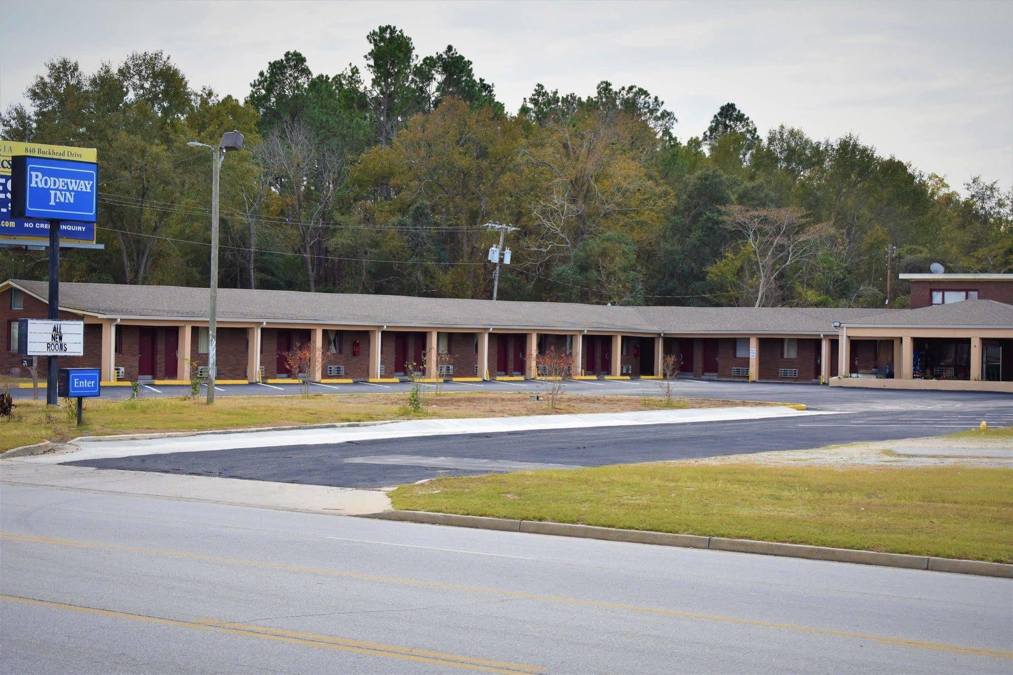 Rodeway Inn Swainsboro Exterior photo